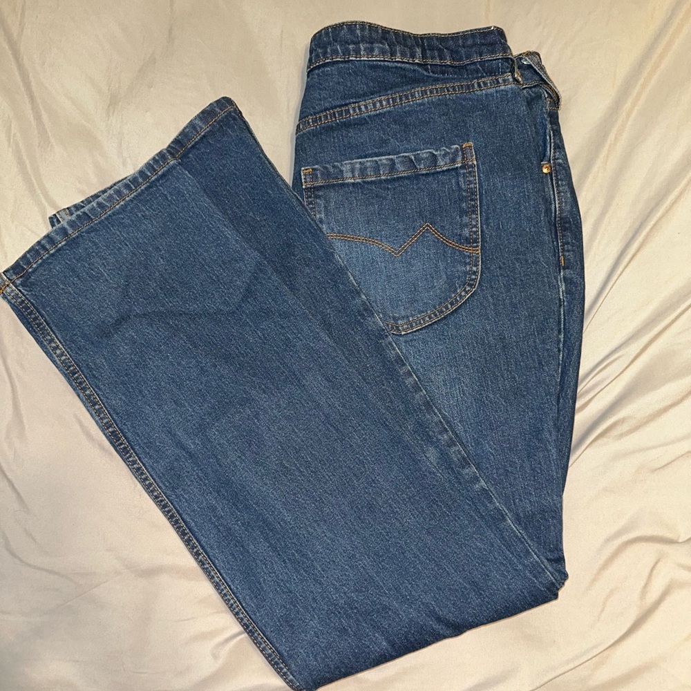 Women's Straight Leg Jeans - Blue